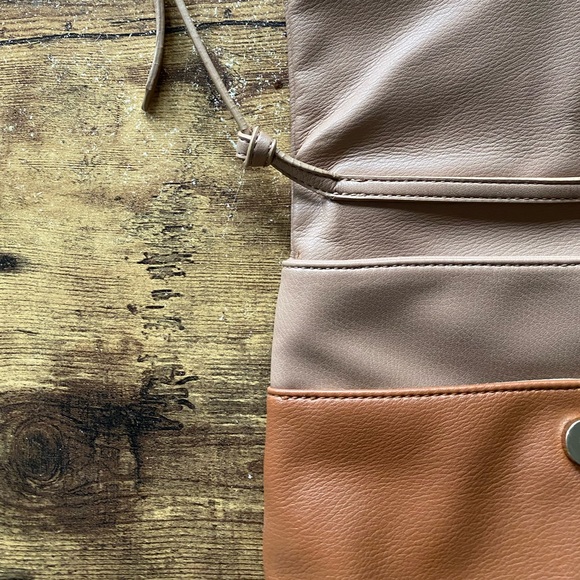 Elizabeth and James Sloane Flap Crossbody Bag - Picture 8 of 8